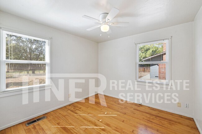 Building Photo - 3837 Marshall Ave