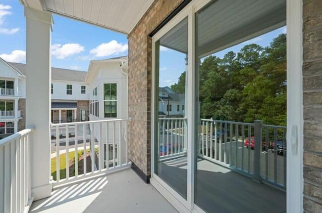 Building Photo - Modern, Spacious 2 Bed Townhome, Brier Creek Country Club, Golf course views!