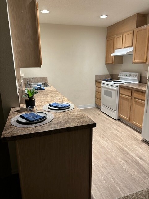 Building Photo - Devonwood & First Place