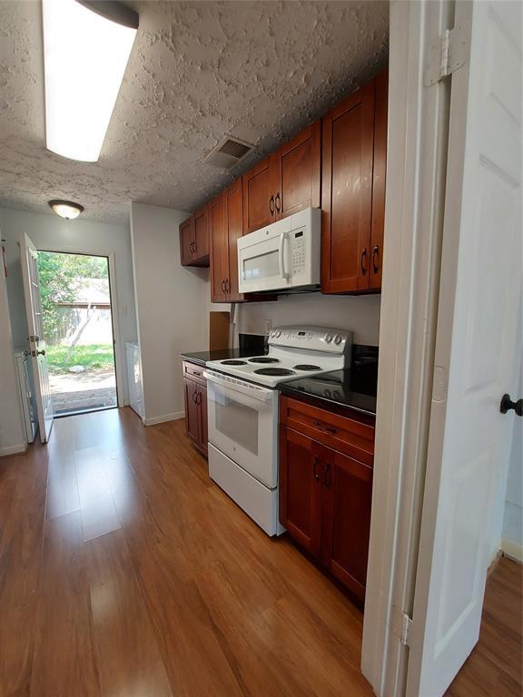 Building Photo - 3807 Quiet Pl Dr