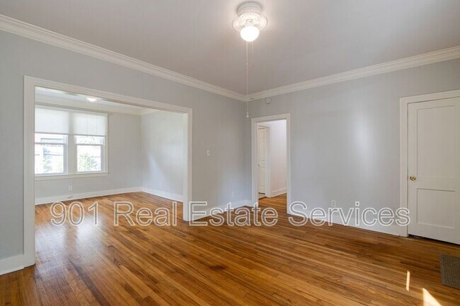 Building Photo - 1034 Meda St