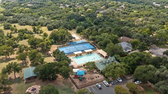 Building Photo - 3817 Newland Dr