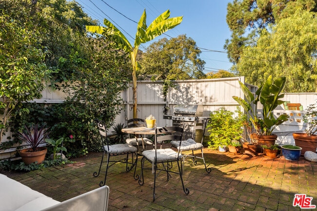 Building Photo - 2146 Stanley Hills Dr