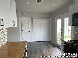 Building Photo - 5915 Misty Glen