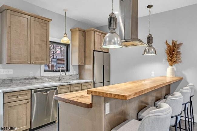 Building Photo - 10 McCready's Alley