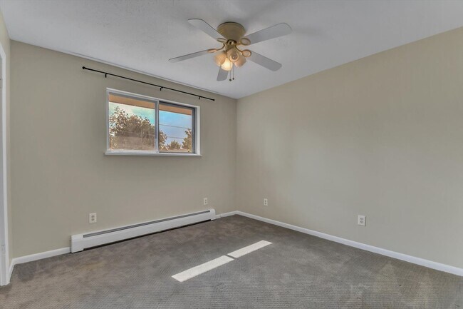 Building Photo - Beautiful, Bright & Move-In Ready Ranch in Desirable West Arvada