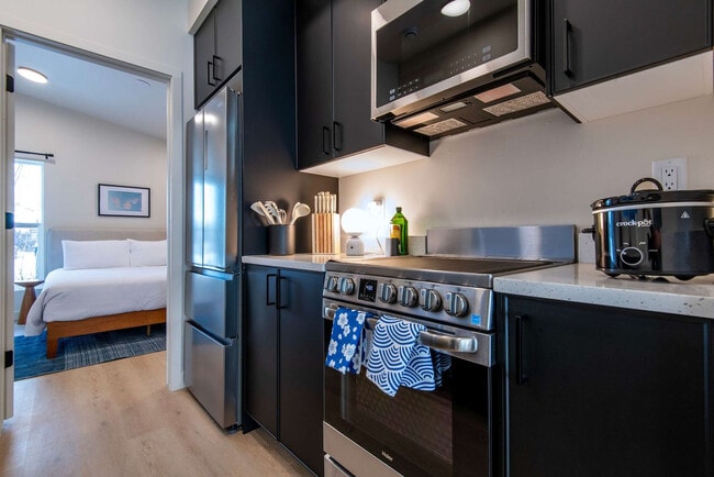 Building Photo - 27 4th St E