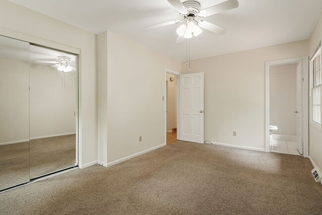 Building Photo - 3-Bedroom Home in North AVL with Studio an...