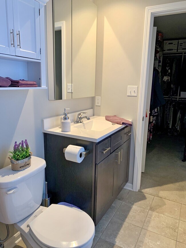 Building Photo - 104 Emerald Dr