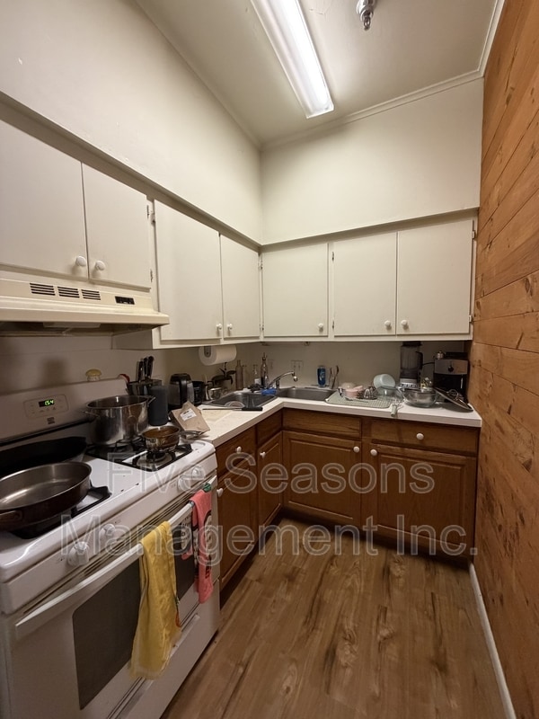 Building Photo - 194 North St