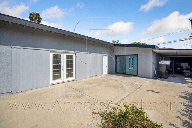 Building Photo - Spacious 3-Bedroom Torrance Home with Private Yard & Modern Interior