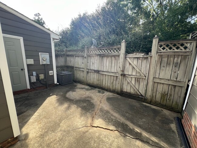 Building Photo - 4325 Pine Springs Ct
