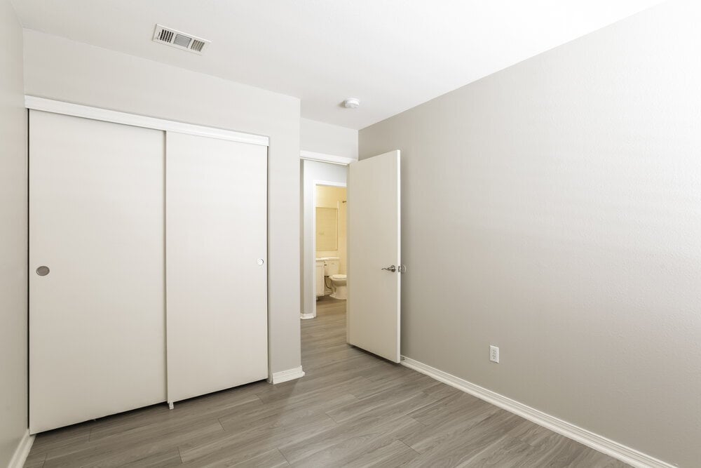 Building Photo - 207 Mariposa Way