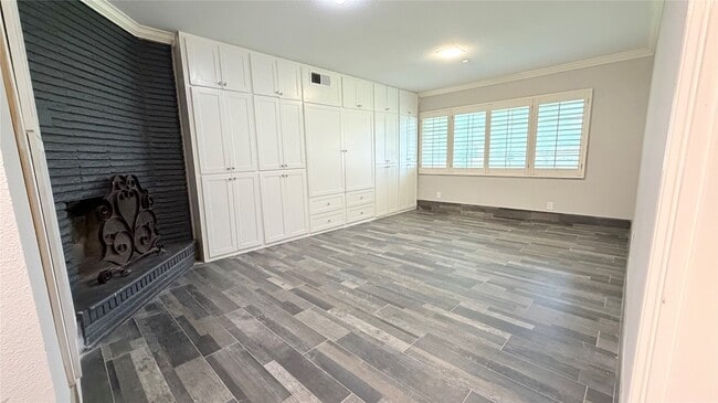 Building Photo - 3310 N Braeswood Blvd