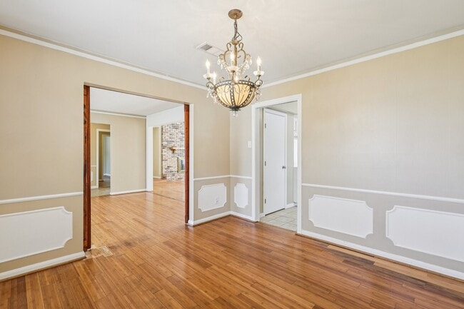 Building Photo - 10015 Warwana Rd