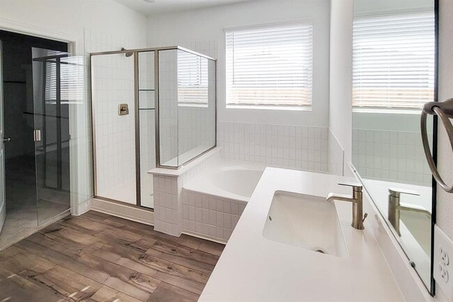 Building Photo - 25737 Damask Dr