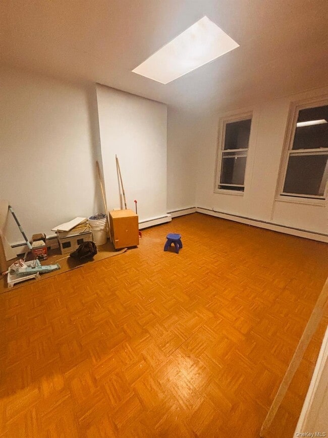 Building Photo - 88-15 Jamaica Ave