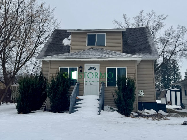 Building Photo - 626 Oak St NE