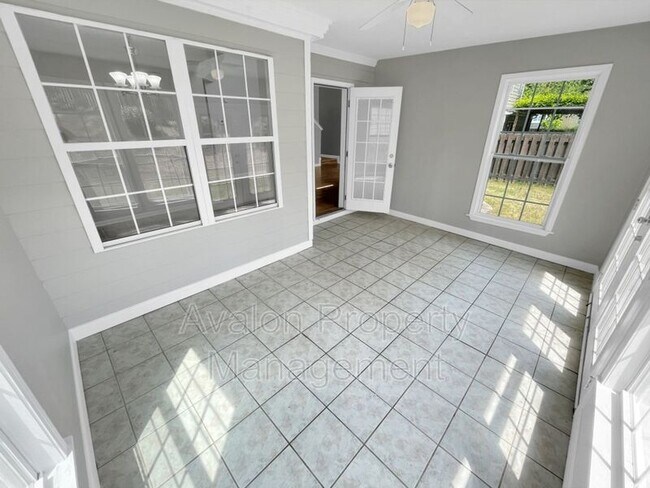 Building Photo - 1926 Leacroft Ct