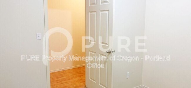 Building Photo - 1572 SW 175th Ave