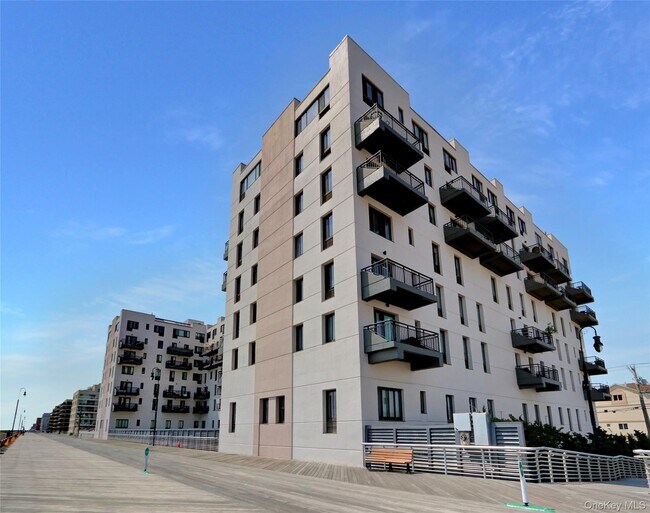 Building Photo - 100 W Broadway