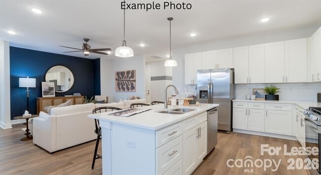 Building Photo - 8629 Chagrin Dr