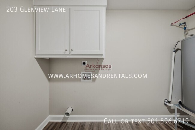Building Photo - 203 Glenview Ln