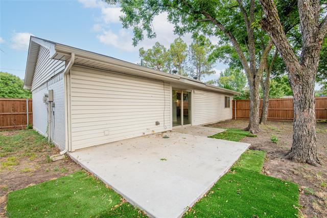 Building Photo - 1717 Meadow Oak Dr