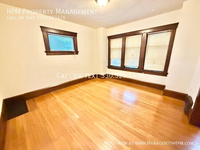 Building Photo - 1208 19th St NW