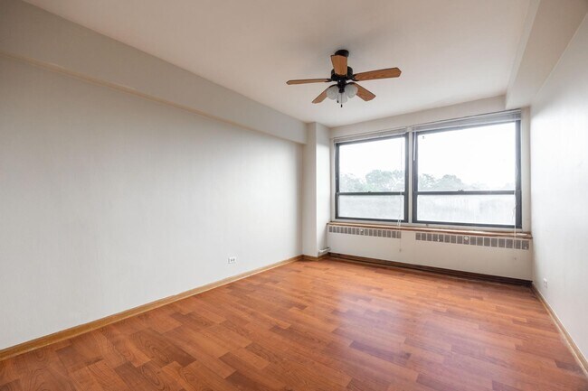 Building Photo - 4180 N Marine Dr