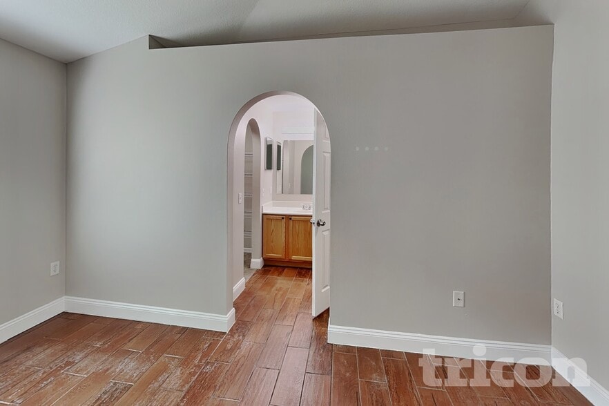 Building Photo - 13235 Waterford Castle Dr