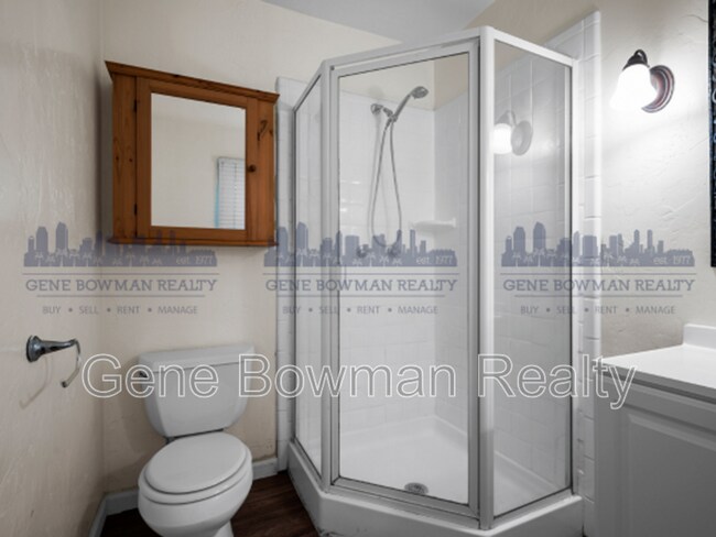 Building Photo - 6129 Pembroke Dr