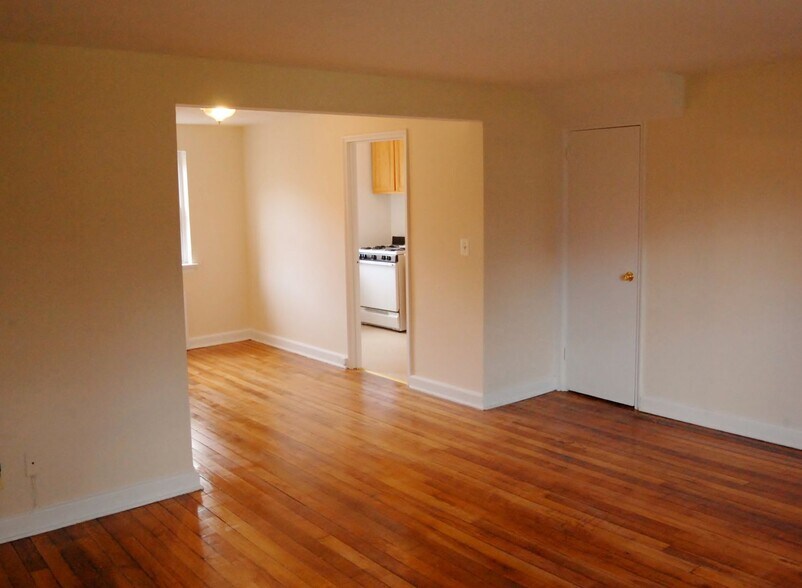 Interior Photo - Michael Manor