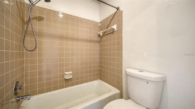 Building Photo - 7880 Palm Aire Ln