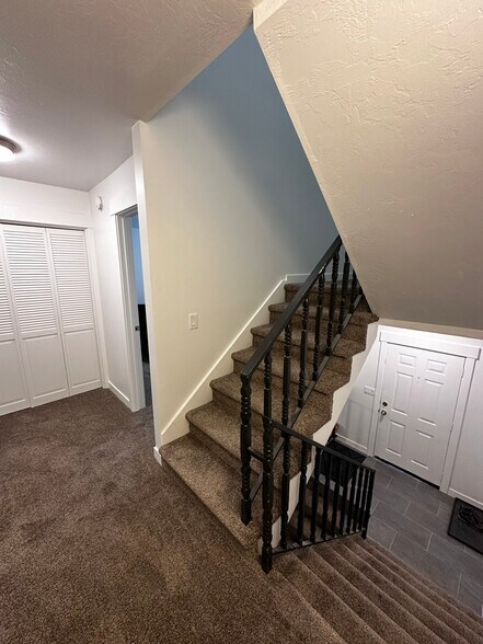 Building Photo - 6165 S 1300 E