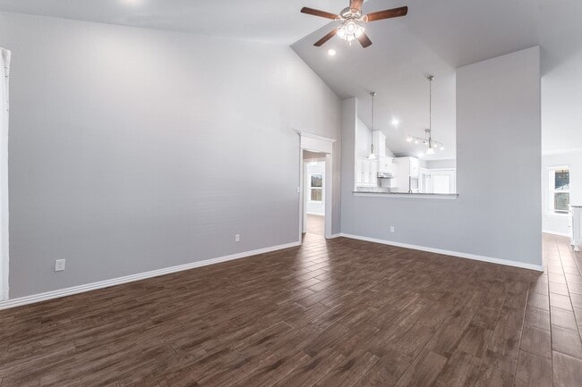 Building Photo - Welcome to this stunning 4-bedroom, 2-bathroom