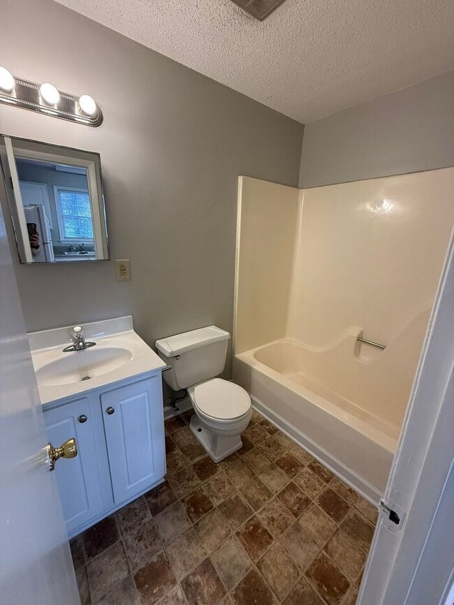 Building Photo - Duke View Apartments