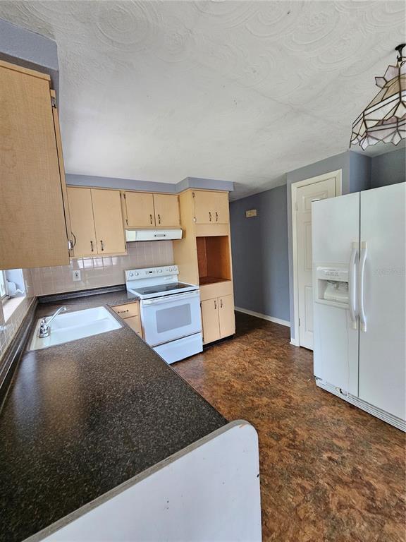 Building Photo - 1702 Aqua Ln