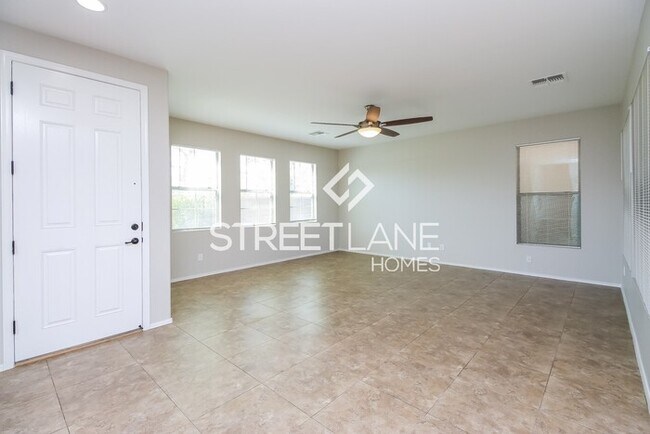 Building Photo - NOW OFFERING FIRST FULL MONTHS RENT FREE!