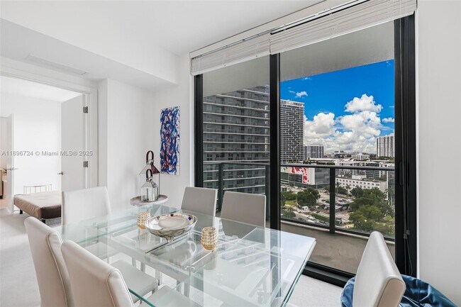 Building Photo - 501 NE 31st St