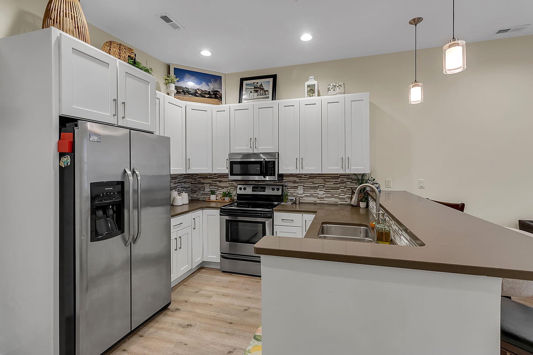 Building Photo - 251 Main St