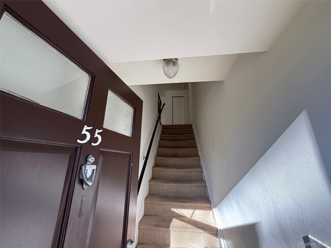 Building Photo - 55 Pinebrook Pl