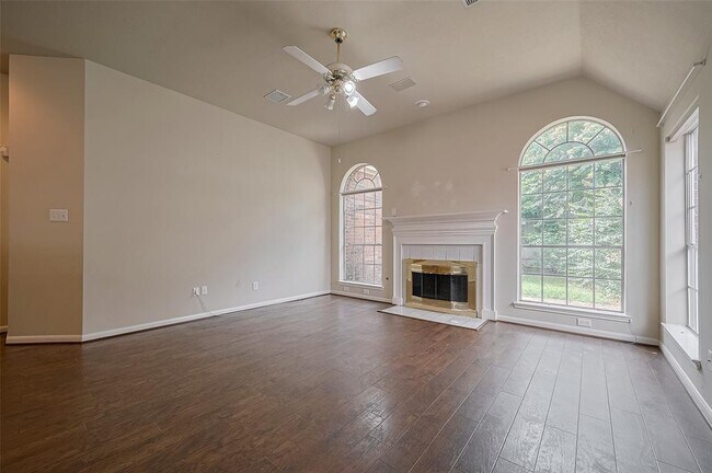 Building Photo - 8814 Fairbloom Ln