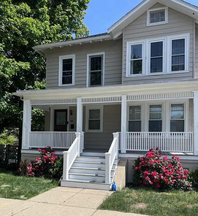 Building Photo - 66 Wren St