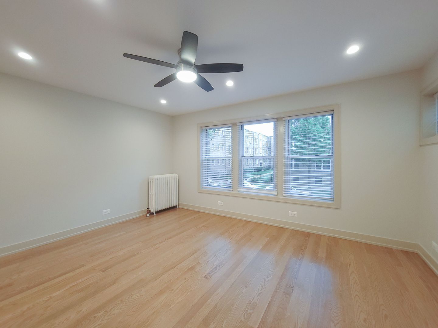 Building Photo - 1919 W Winona St