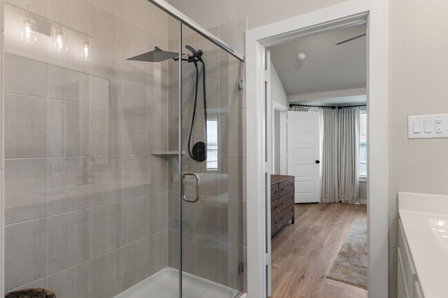 Primary Photo - 4949 Perennial Ln