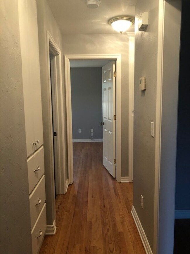 Building Photo - Adorable 3 Bed | 1 Bath + Bonus Room in Mayfair Heights - ALL Appliances Included