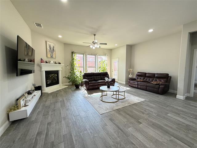 Building Photo - 16016 Gladewater Terrace