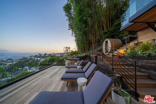 Building Photo - 8800 Hollywood Blvd