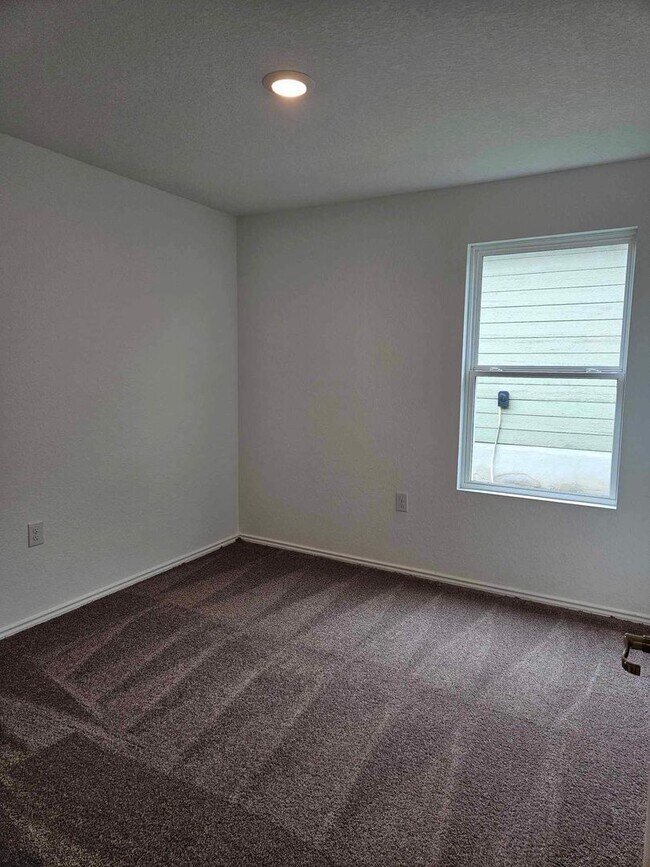 Building Photo - Beautiful VIDA Home Available Now – 2 Weeks FREE Rent!